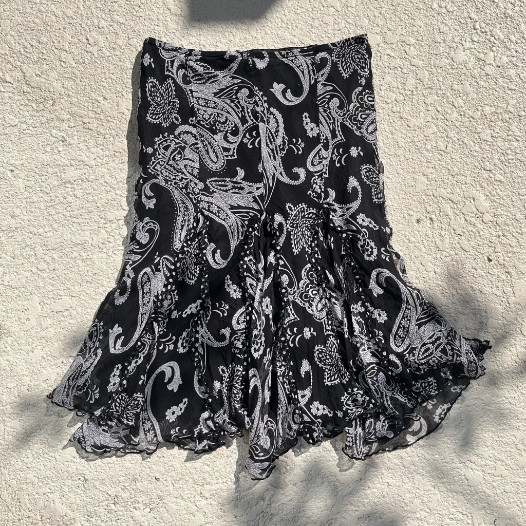 Elegant Black And White Paisley Skirt